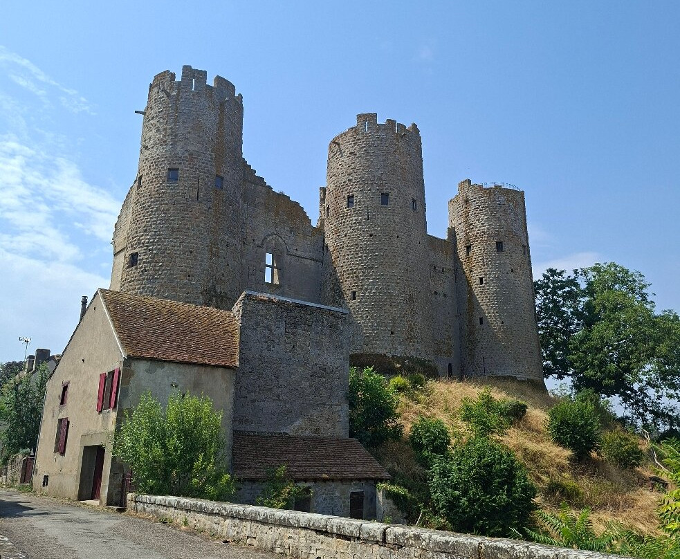 Forteresse Medievale des Ducs de Bourbon L'Archambault-Bourbon-l'Archambault必去景点