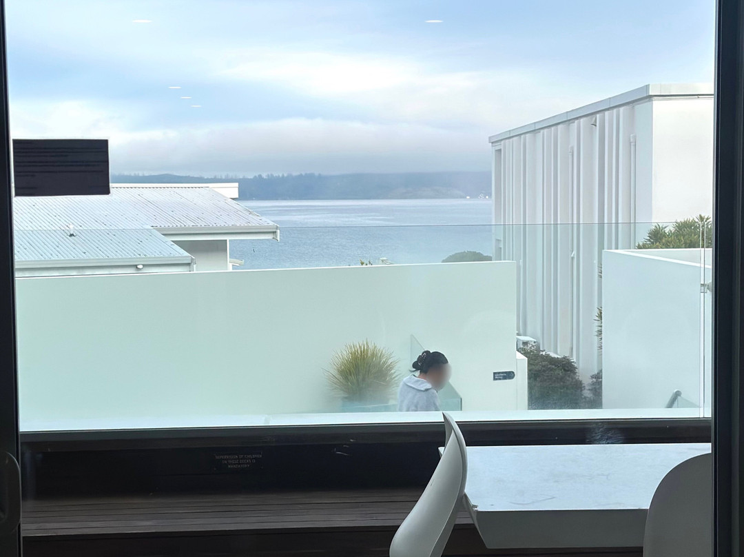 圣水陶波酒店主图