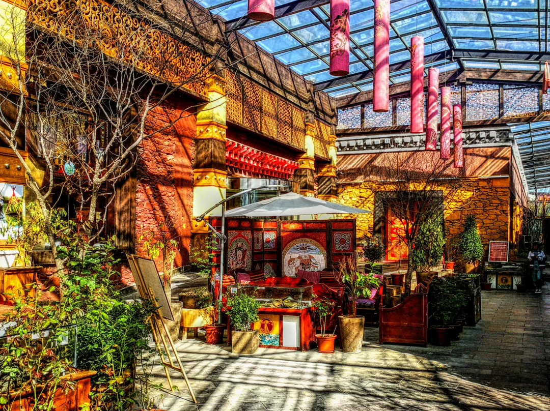 若尔盖西部牧场古格王朝大酒店主图