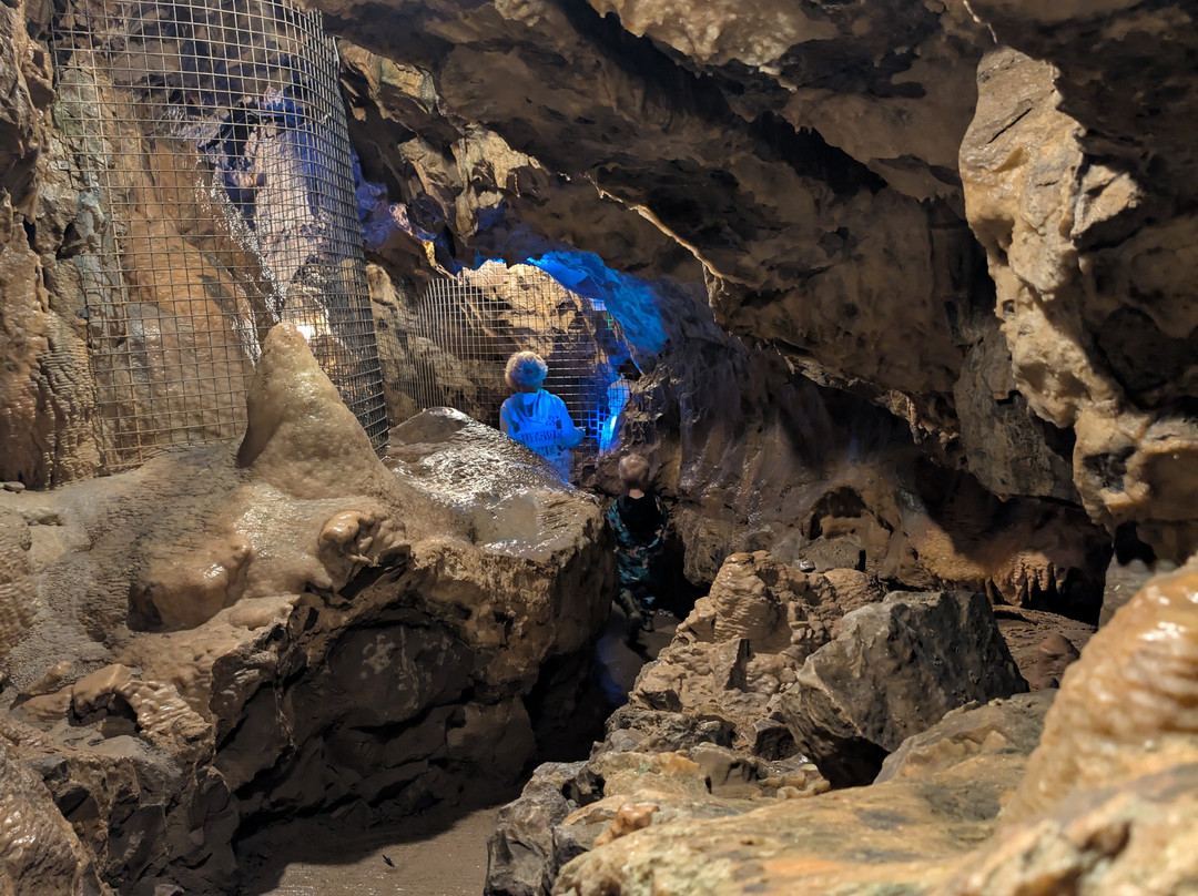 Stump Cross Caverns-Pateley Bridge必去景点