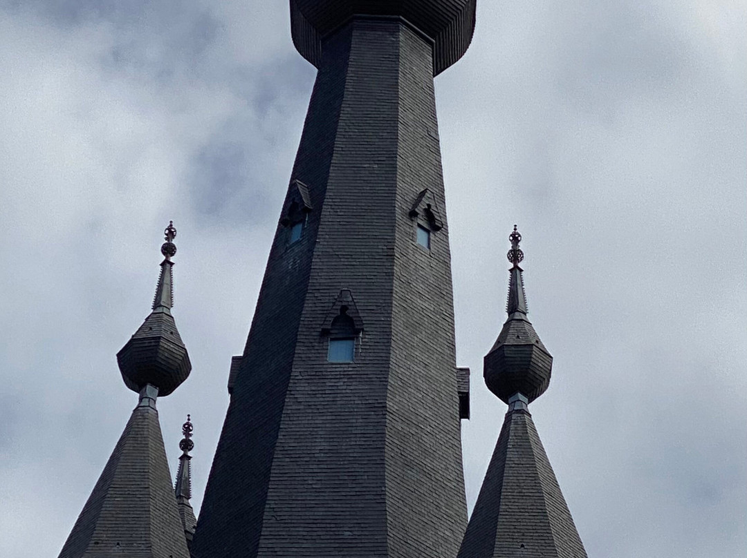 Église St Pierre-Solre-le-Chateau必去景点