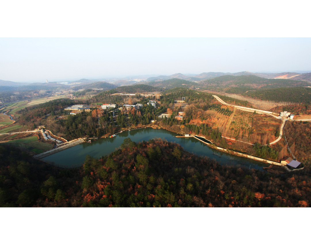 大洪山林泉生态园假日酒店