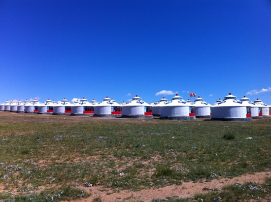 希拉穆仁草原天鹅湖度假村主图