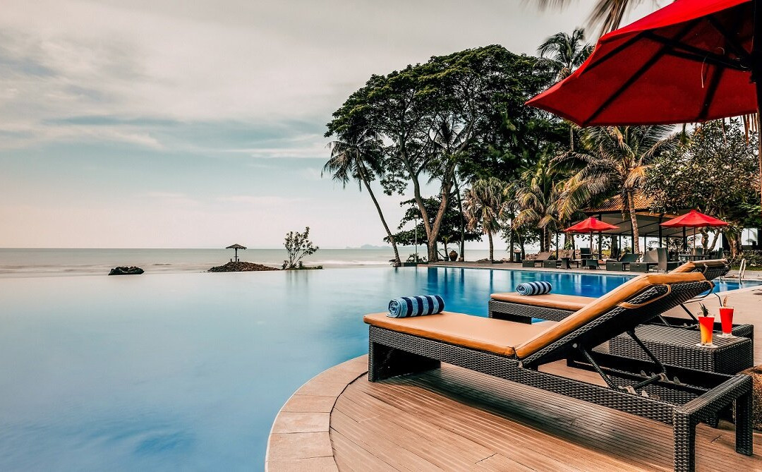 安亚冠毛鸟酒店主图