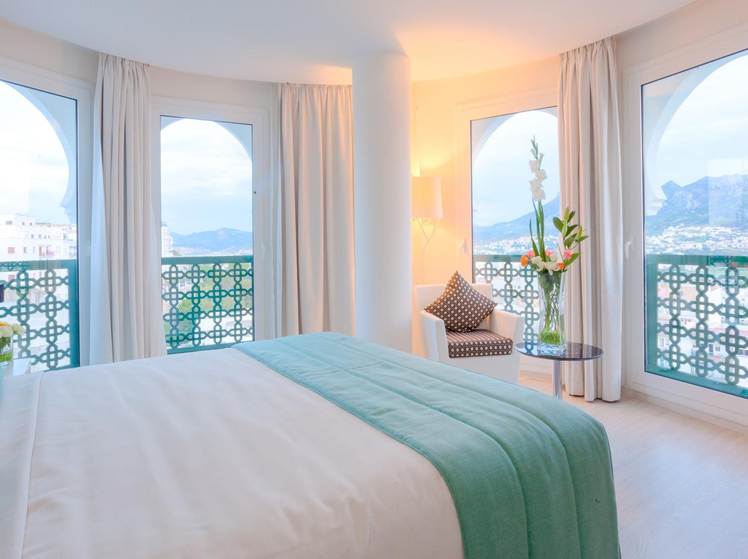 阿尔满达里酒店