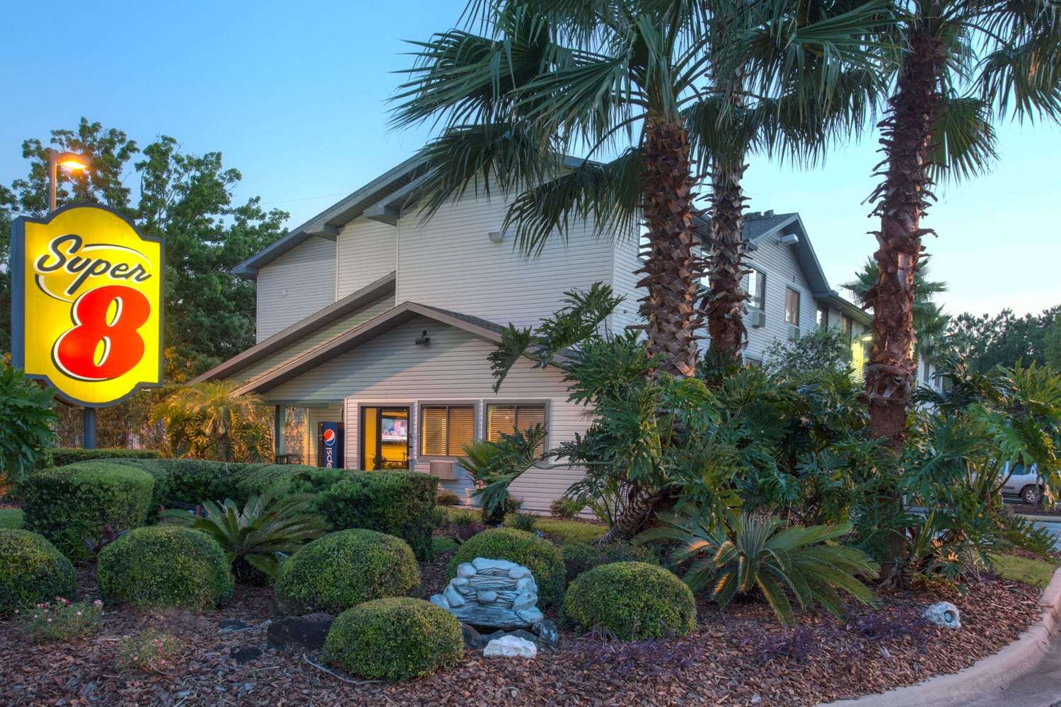 Super 8 by Wyndham Gainesville I-75 Hospital/University Area-官方