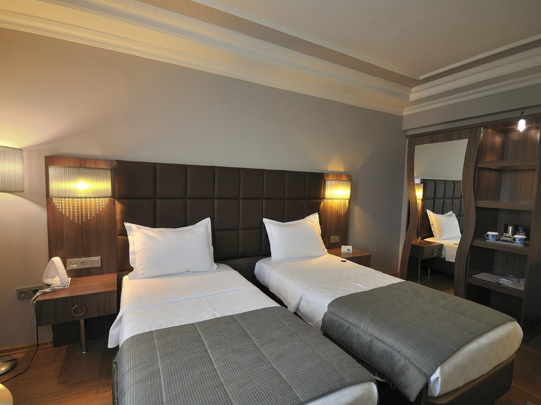 Grand Atakum Hotel