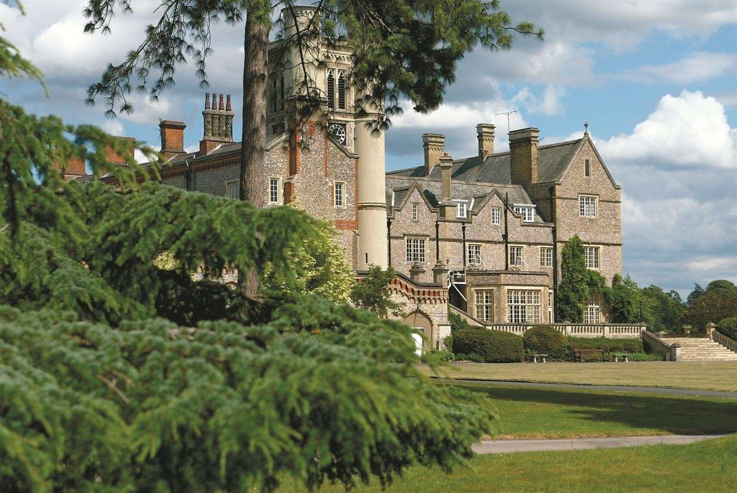 De Vere Horsley Estate-官方