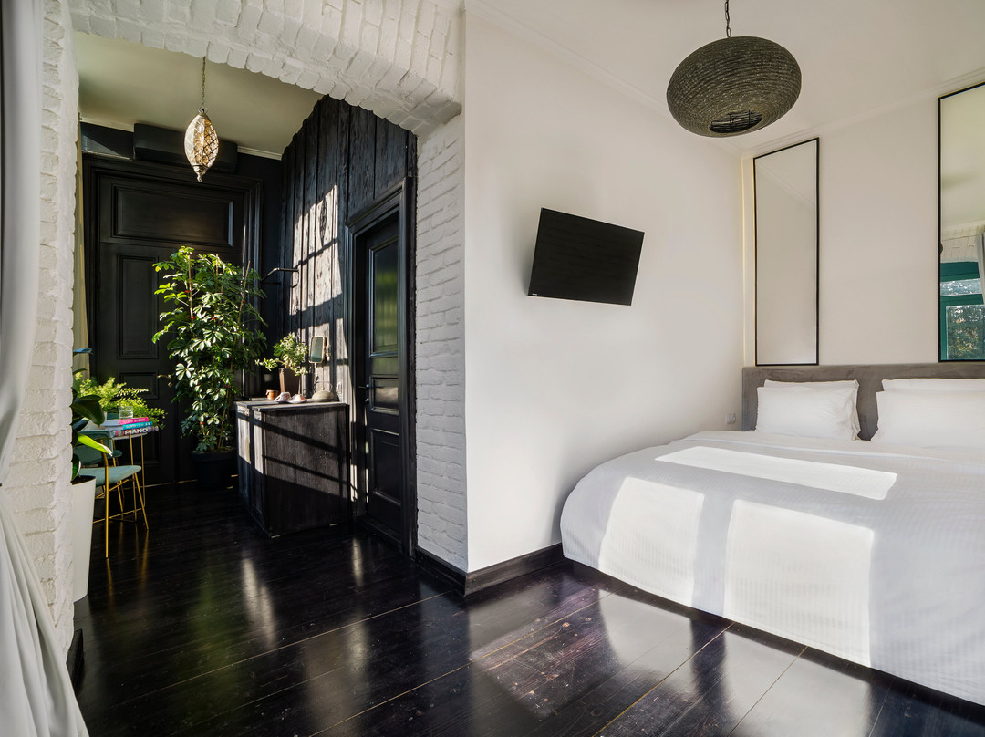 Unfound Door Hotel主图