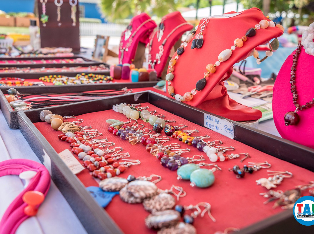 Cayman Craft Market景点图片