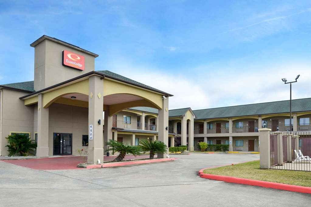 Econo Lodge Inn & Suites Port Arthur Near Sabine Pass主图
