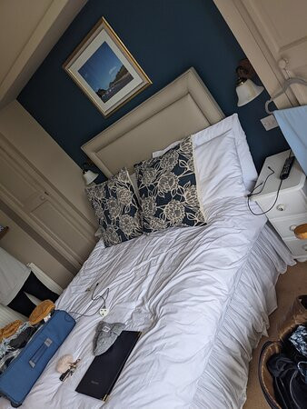 Poplars Hotel主图