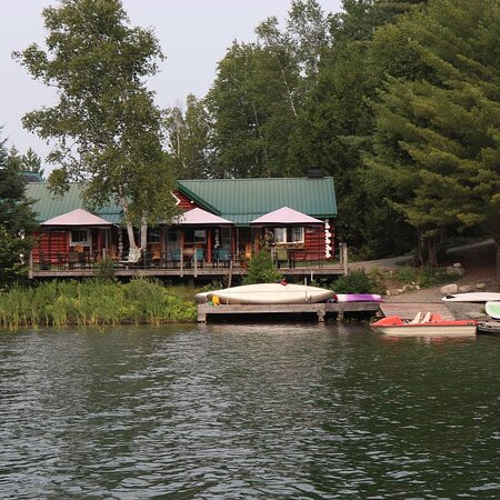 Lodge on the Point