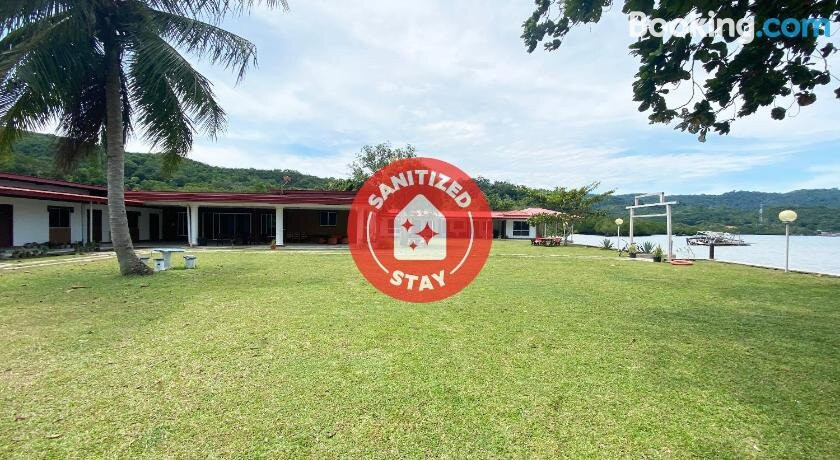 OYO 90319 Ambong Bay Resthouse Homes