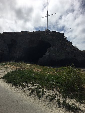 Sumner Beach (Cave Rock)景点图片