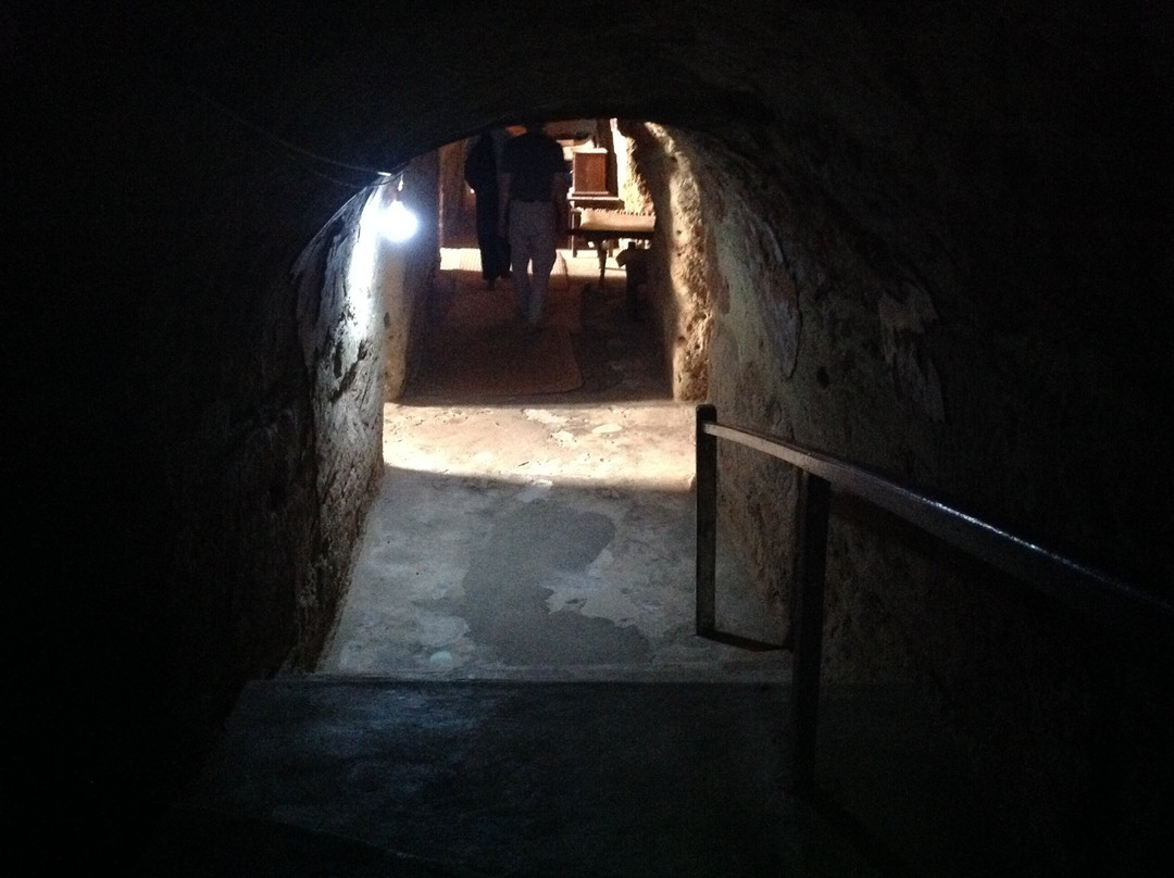 Popa旅游景点-Kyat Khayon Cave Monastery