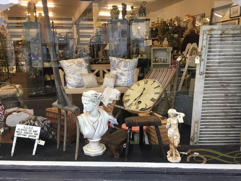 Chesterfield Antiques Centre景点图片