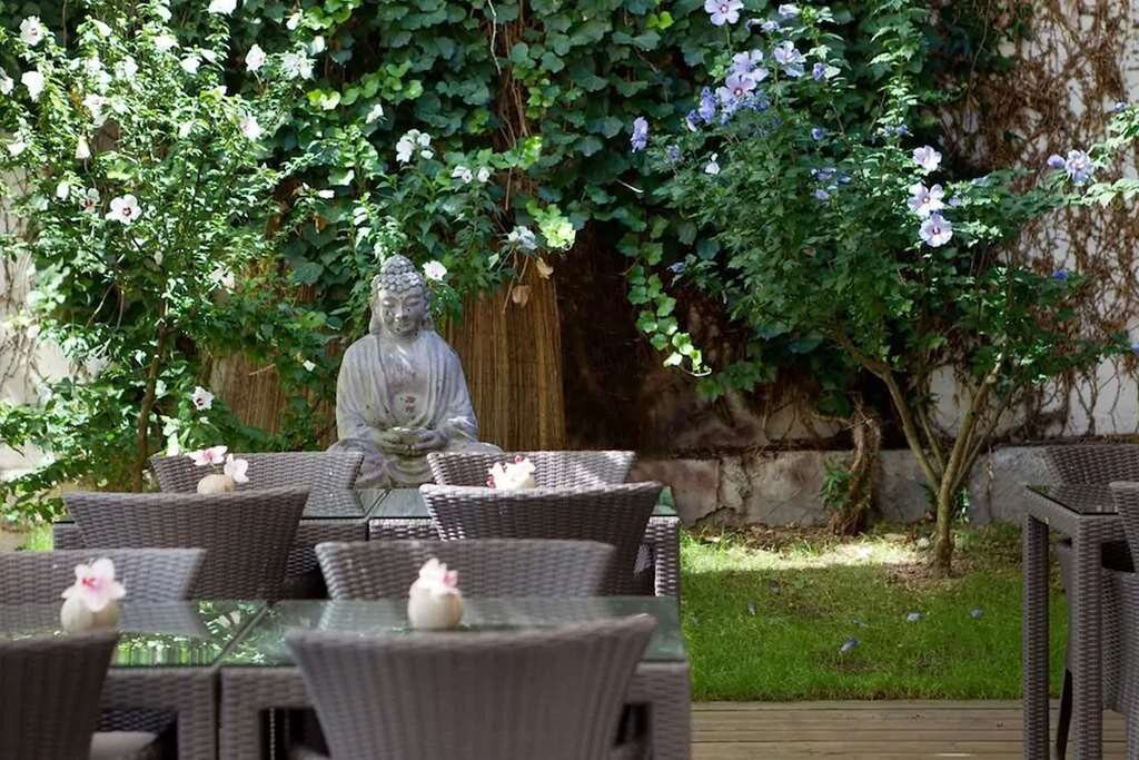 日内瓦碧玉马诺特酒店主图