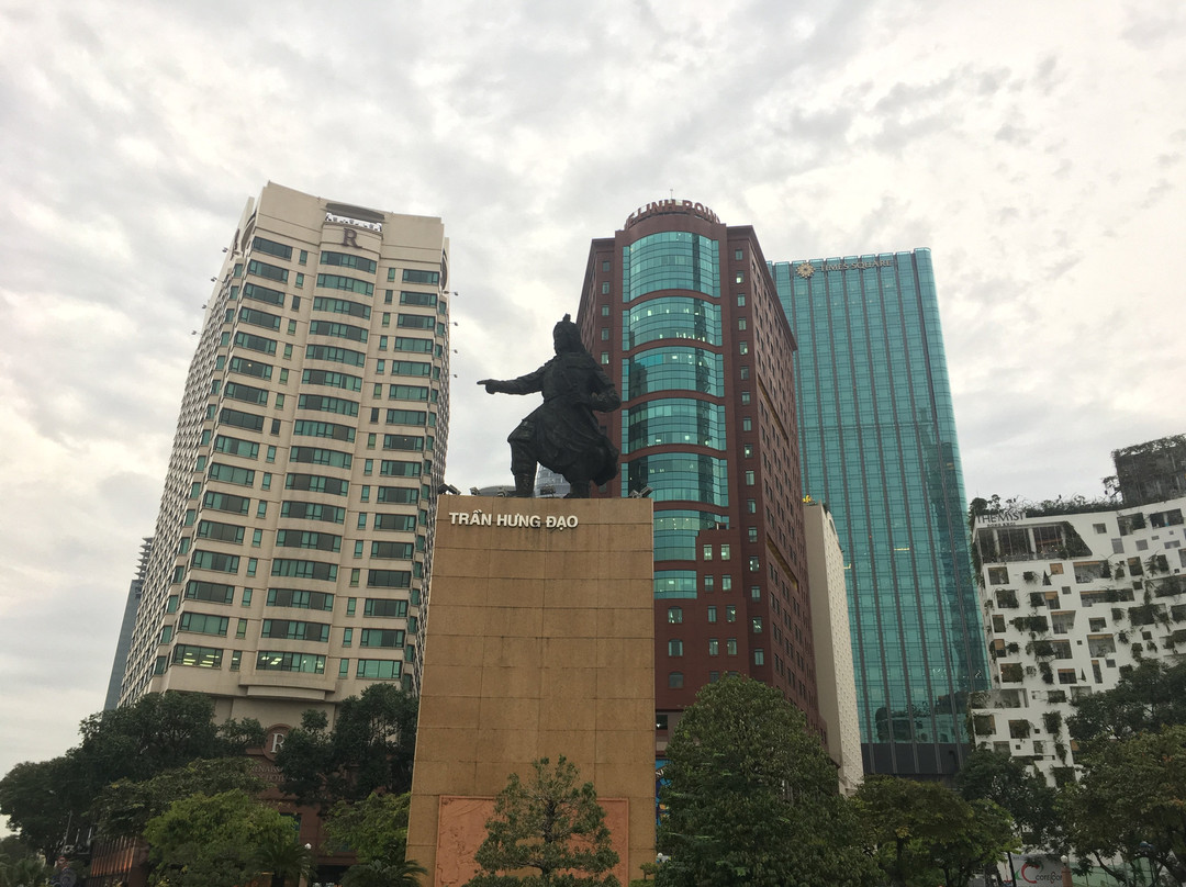 Tran Hung Dao Statue景点图片