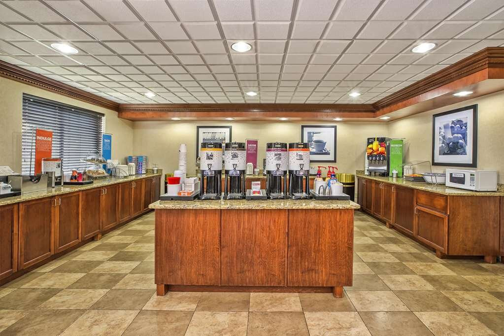 Hampton Inn Detroit/Belleville-Airport Area主图
