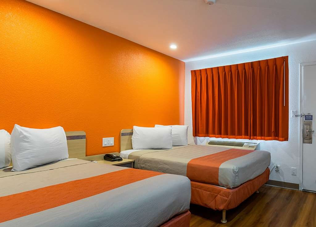 Motel 6 Lost Hills主图