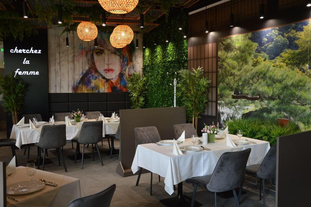 Paris Garden Restaurant