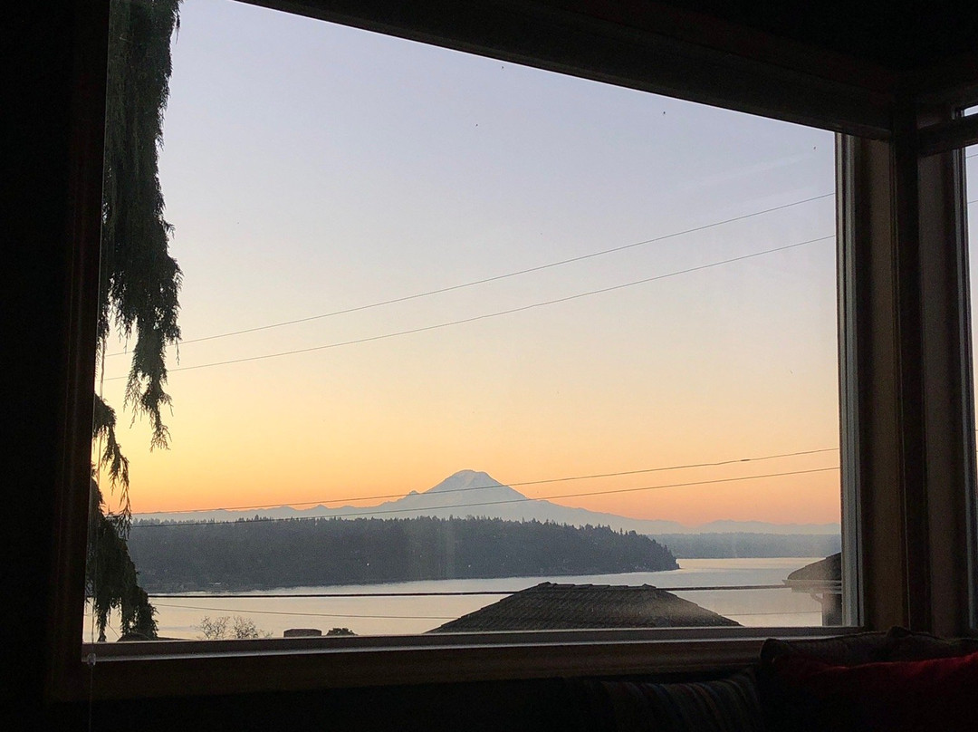 Three Tree Point Bed and Breakfast主图