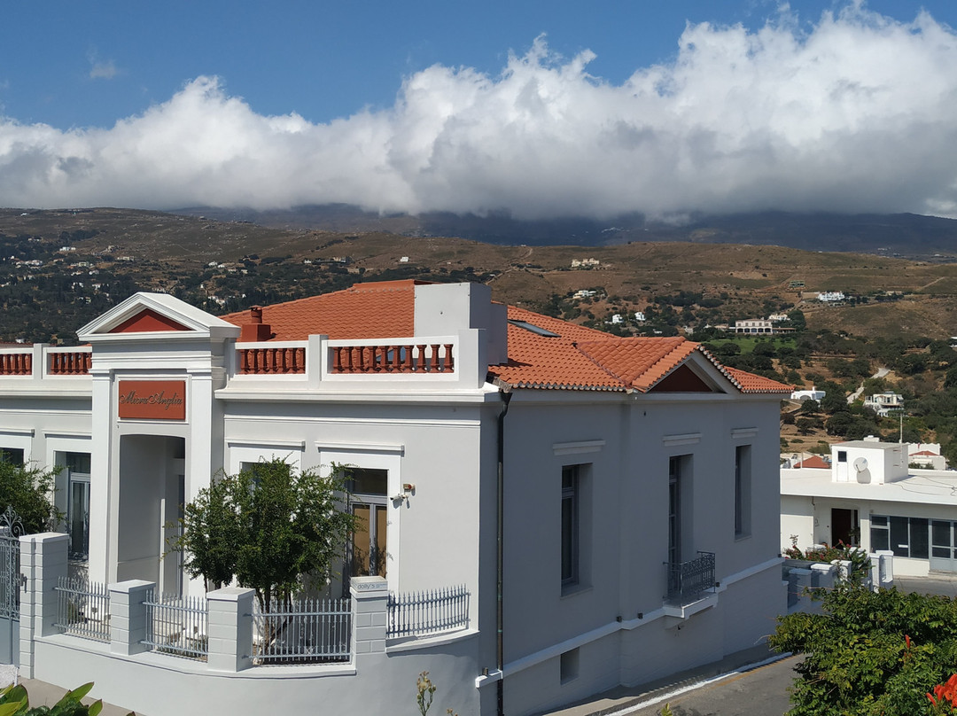 Micra Anglia Boutique Hotel主图