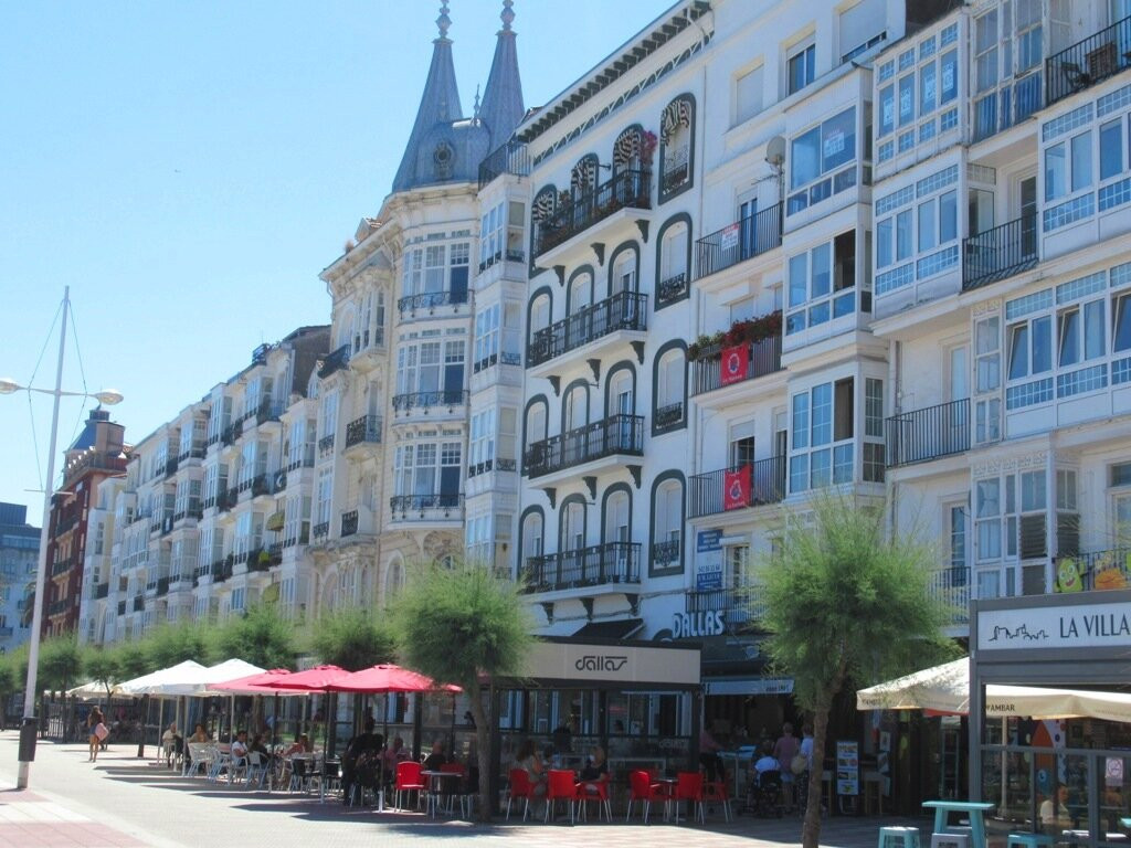 Avenida de la Constitución-Castro Urdiales必去景点