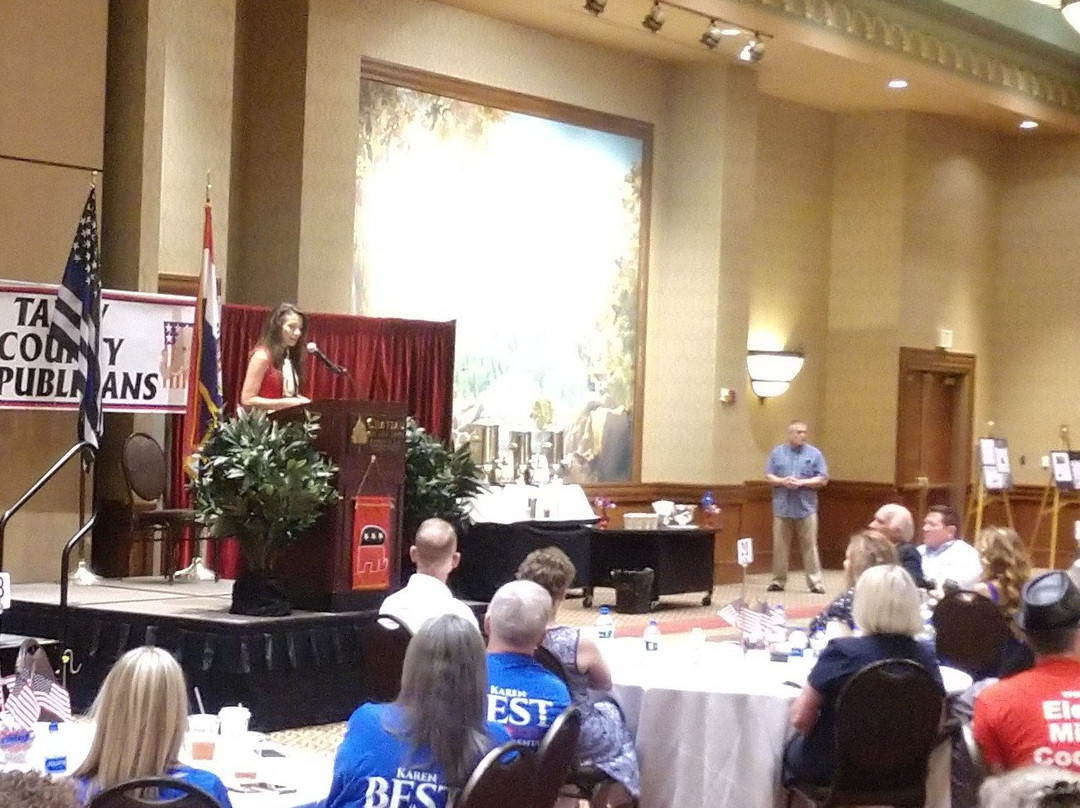 Chateau on the Lake Resort Spa & Convention Center主图