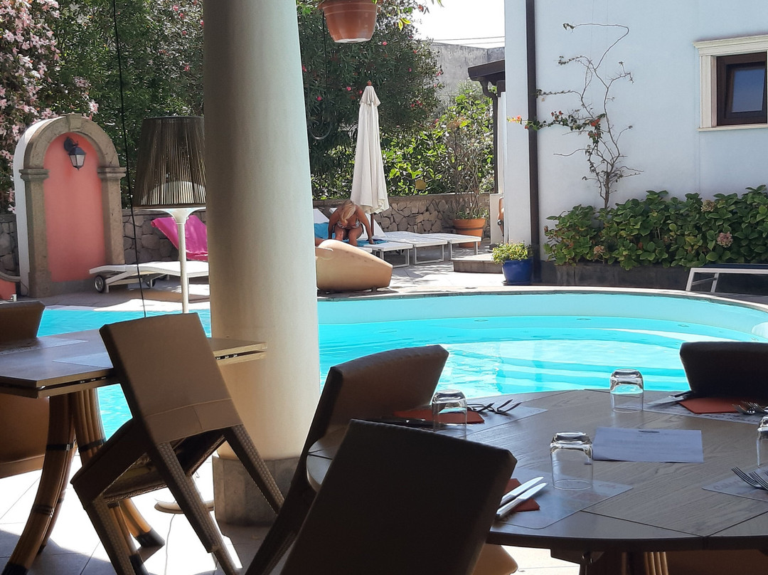 阿奇杜卡大酒店主图