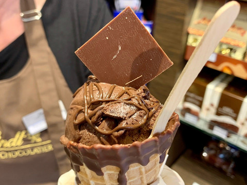 Lindt Chocolate Shop Zermatt-策马特必去景点