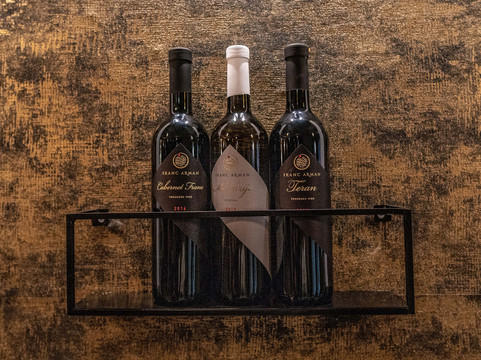 Karbun Lounge and Tapas