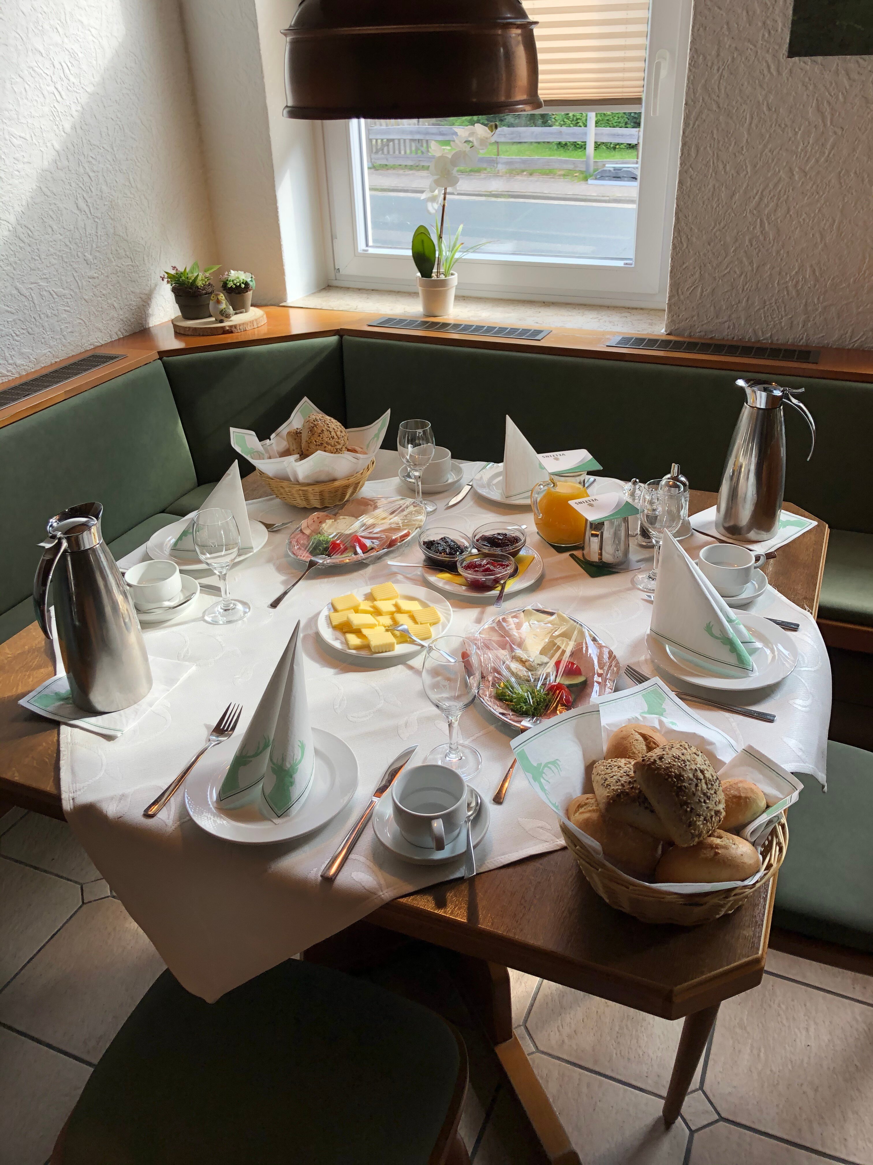 Landgasthaus Zum braunen Hirsch-餐饮