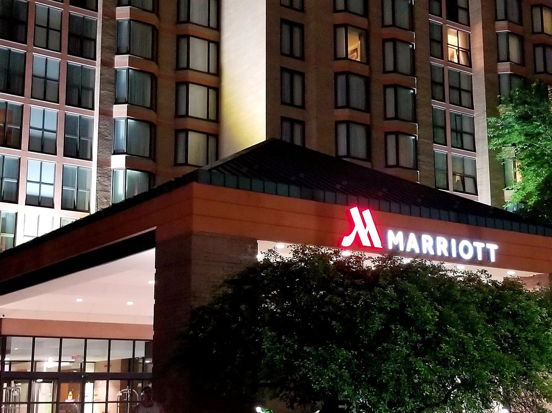 芝加哥奥黑尔万豪套房酒店主图