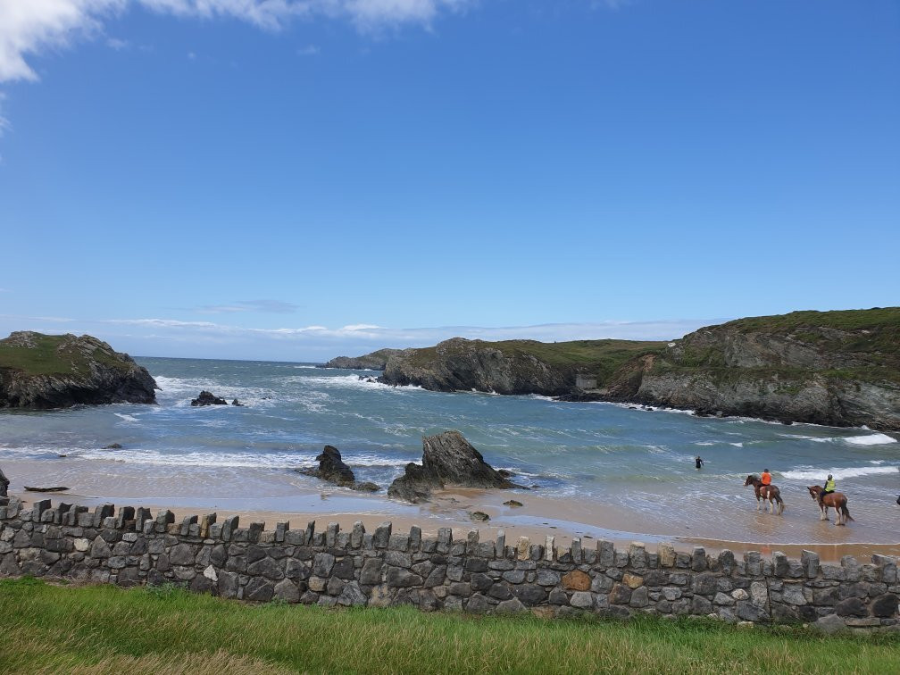 Porthdafarch Beach景点图片