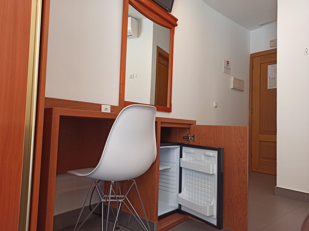 兰布拉埃梅里塔酒店主图