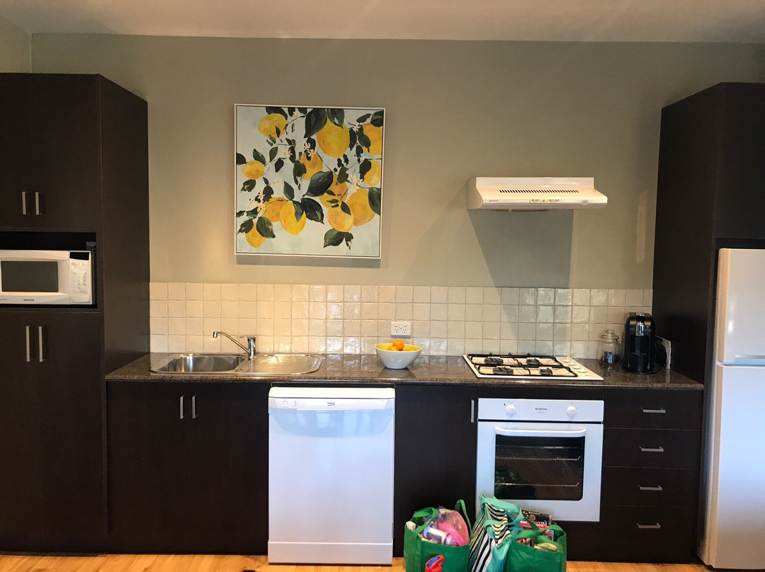 Adelphi Apartments主图