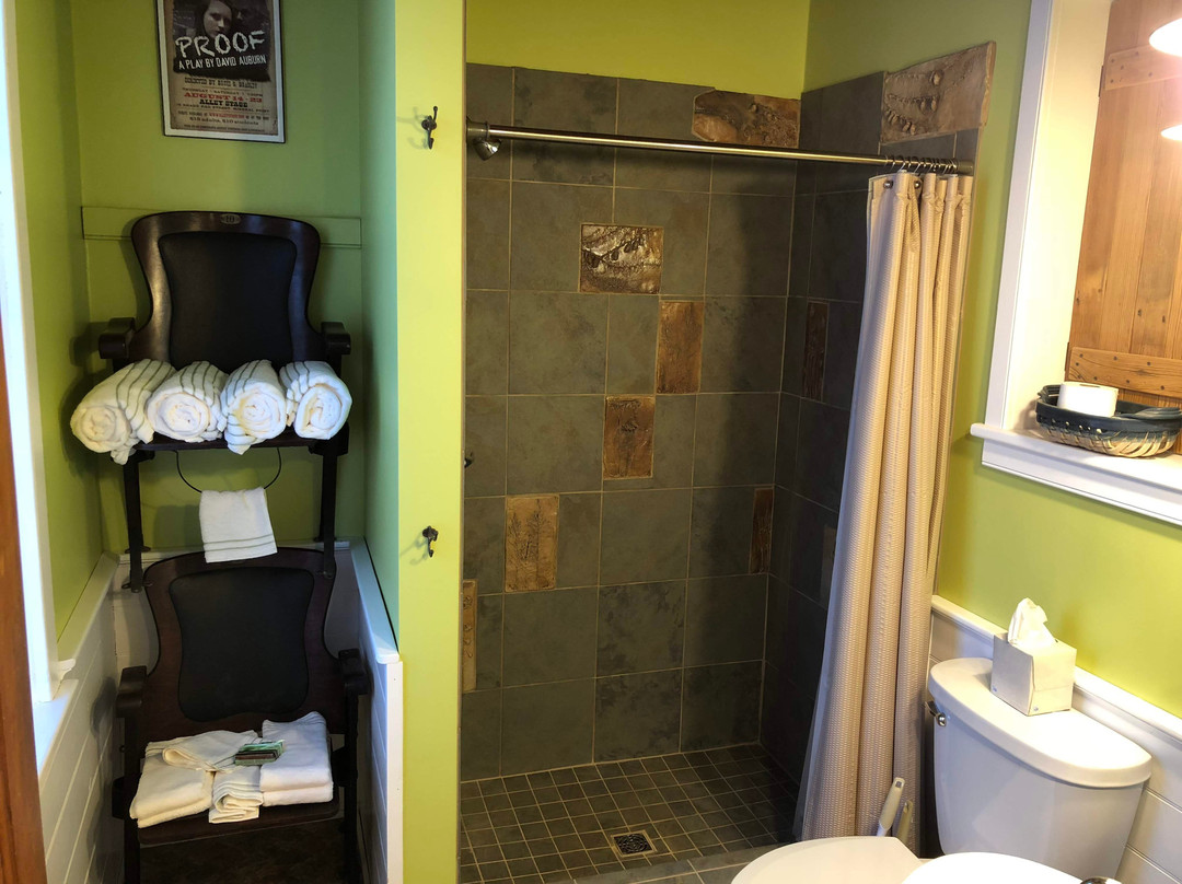 Shake Rag Alley Lodging主图