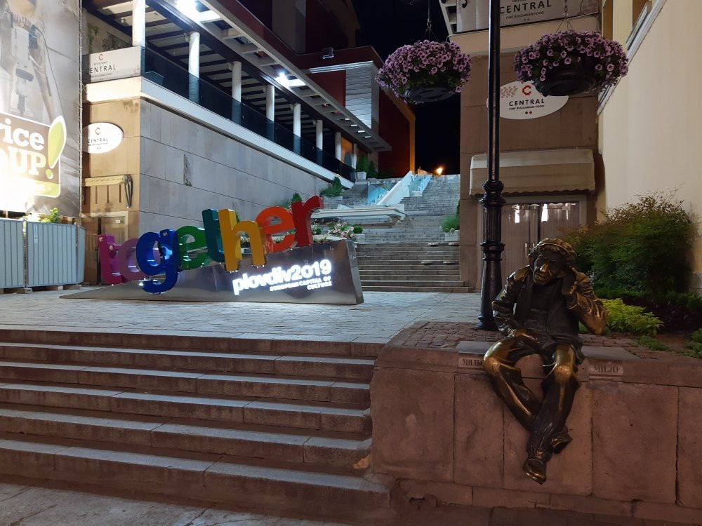 Statue of Milyo the Crazy-普罗夫迪夫必去景点