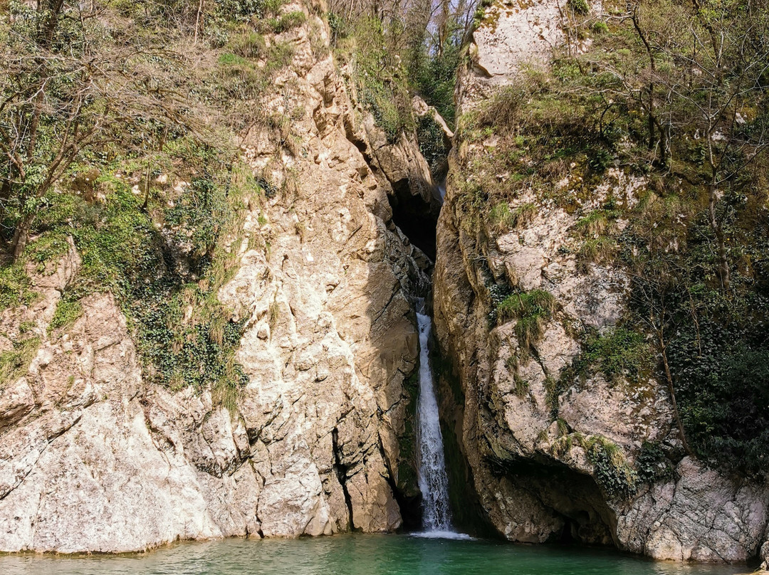 Agura Waterfalls-Khosta District必去景点