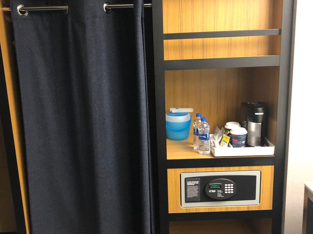 旧金山机场雅乐轩酒店主图