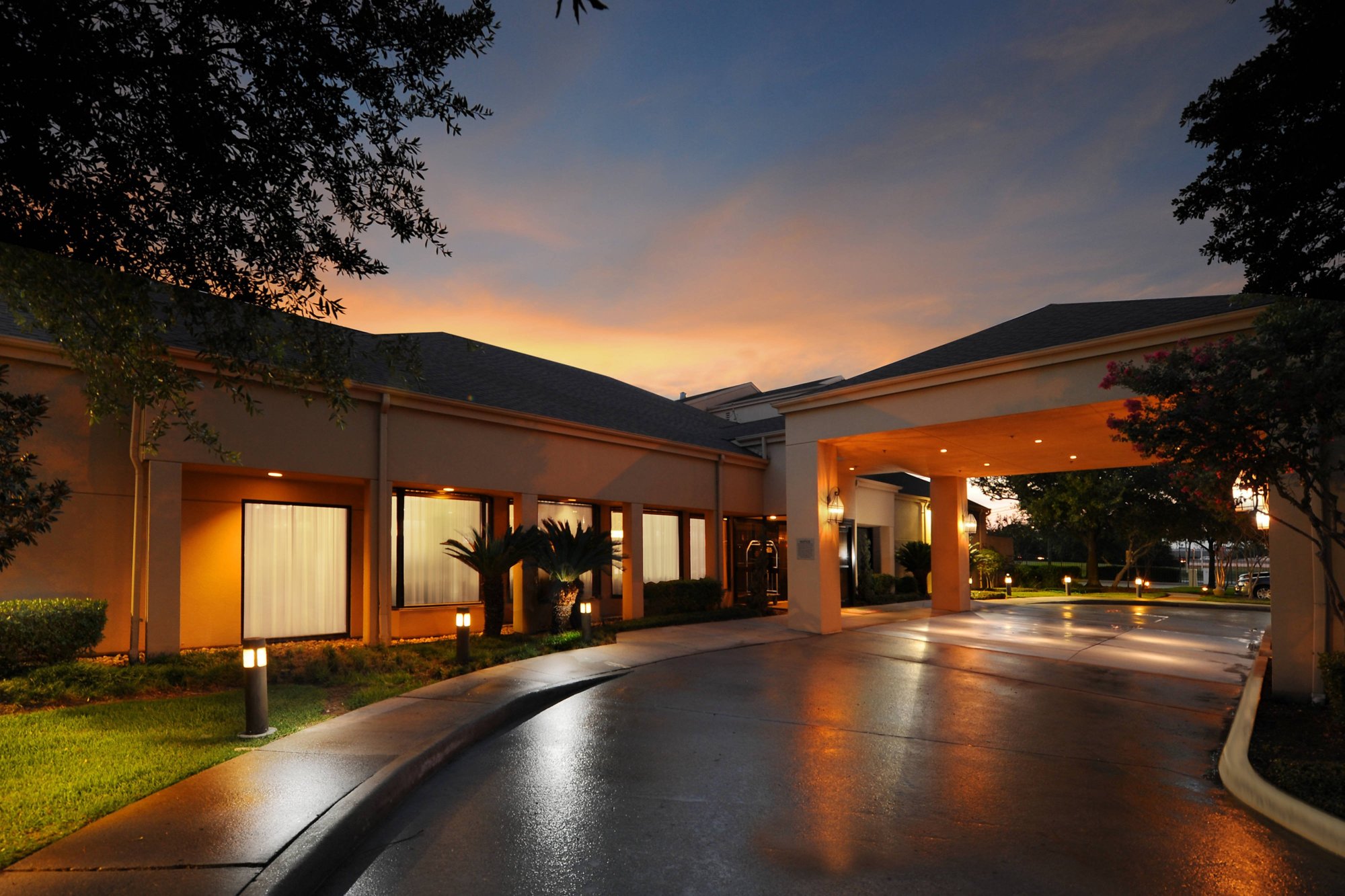 Courtyard by Marriott Houston Hobby Airport-官方