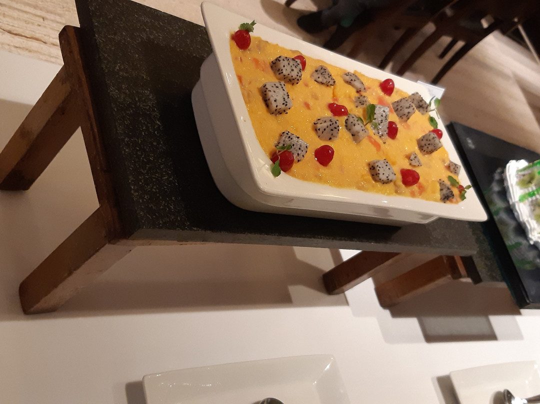 拉杰果德马拉萨萨罗瓦尔酒店主图