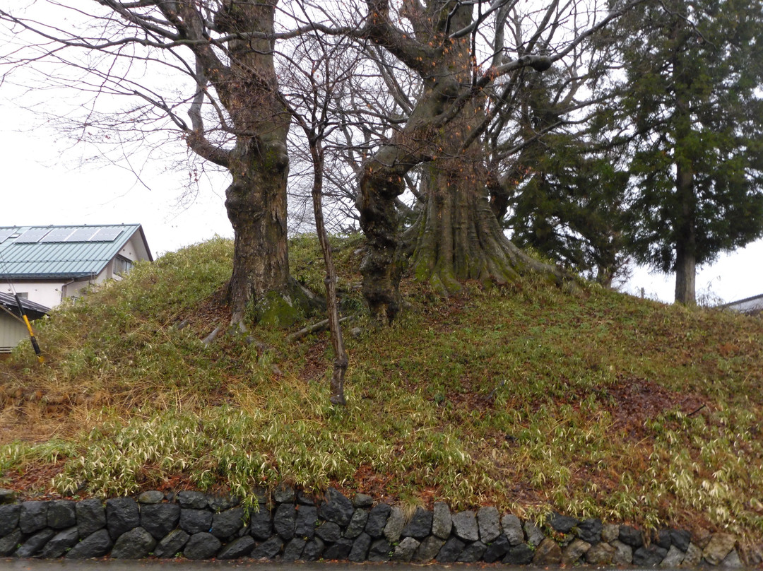 Aozuka Tomb-下诹访町必去景点