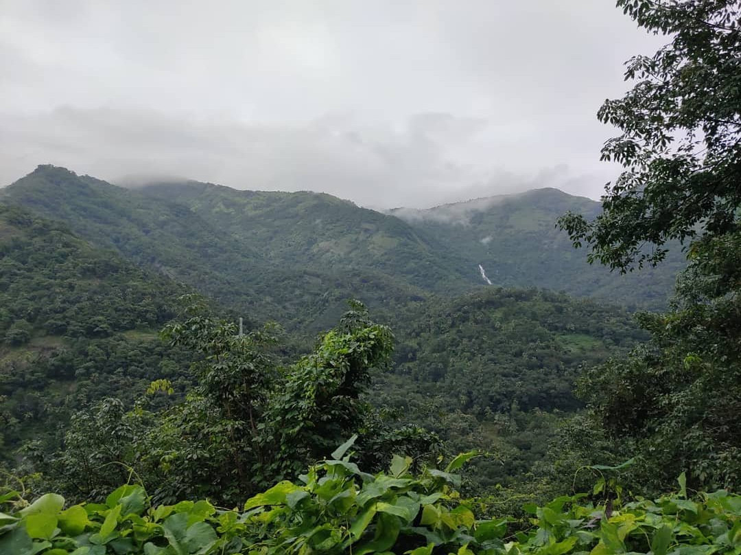 Marmala Waterfall景点图片