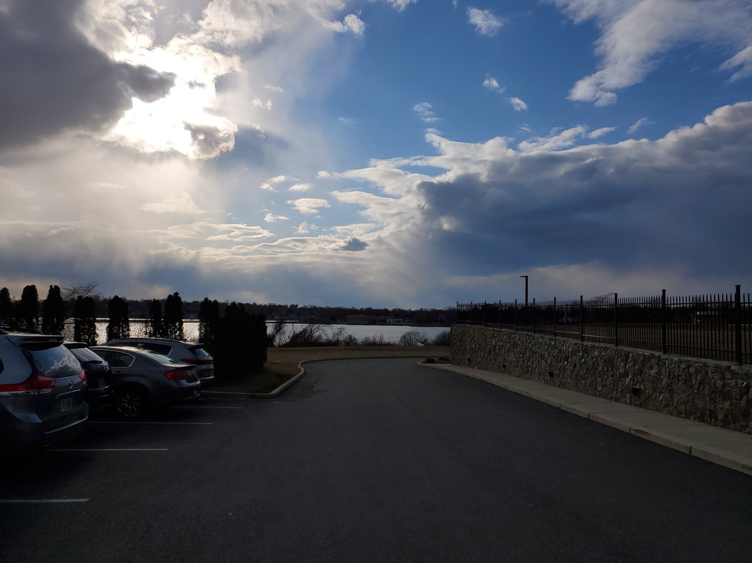 Wyndham Newport Hotel主图