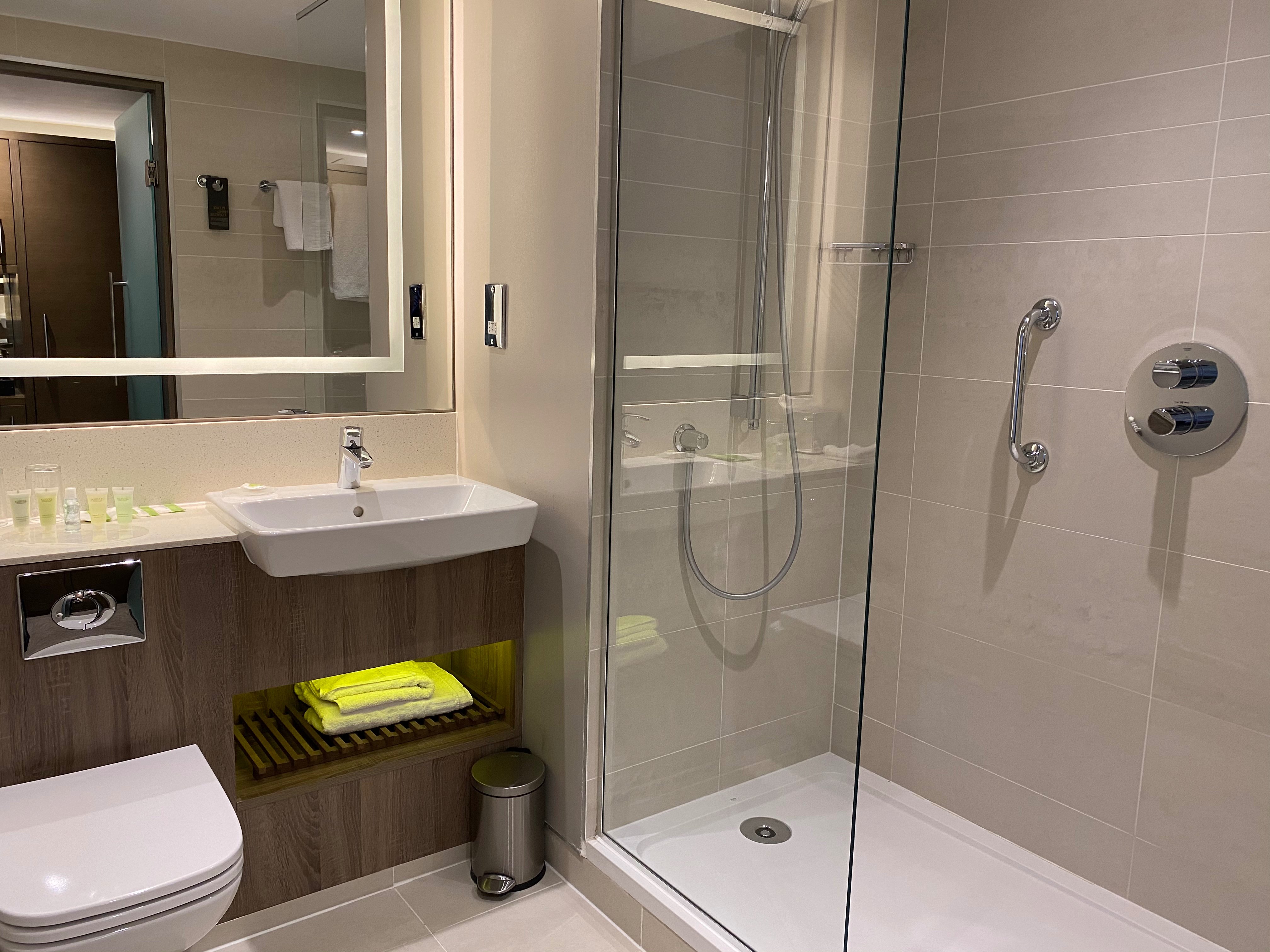 Courtyard by Marriott Oxford South-浴室