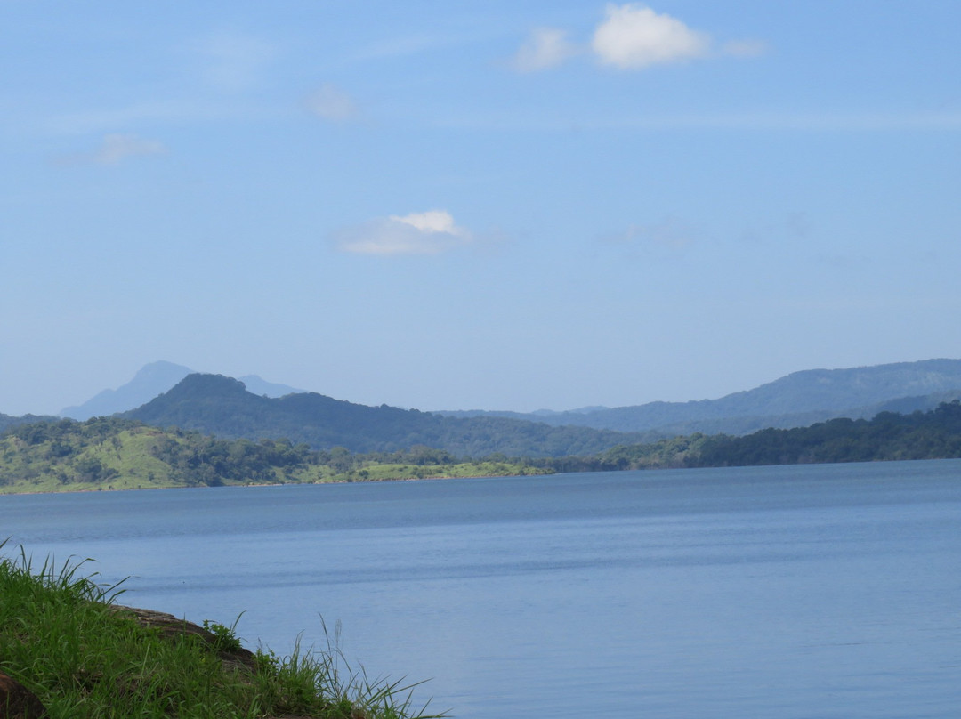 Moragahakanda Reservoir景点图片