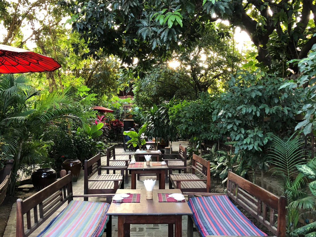Salay River View Inn主图
